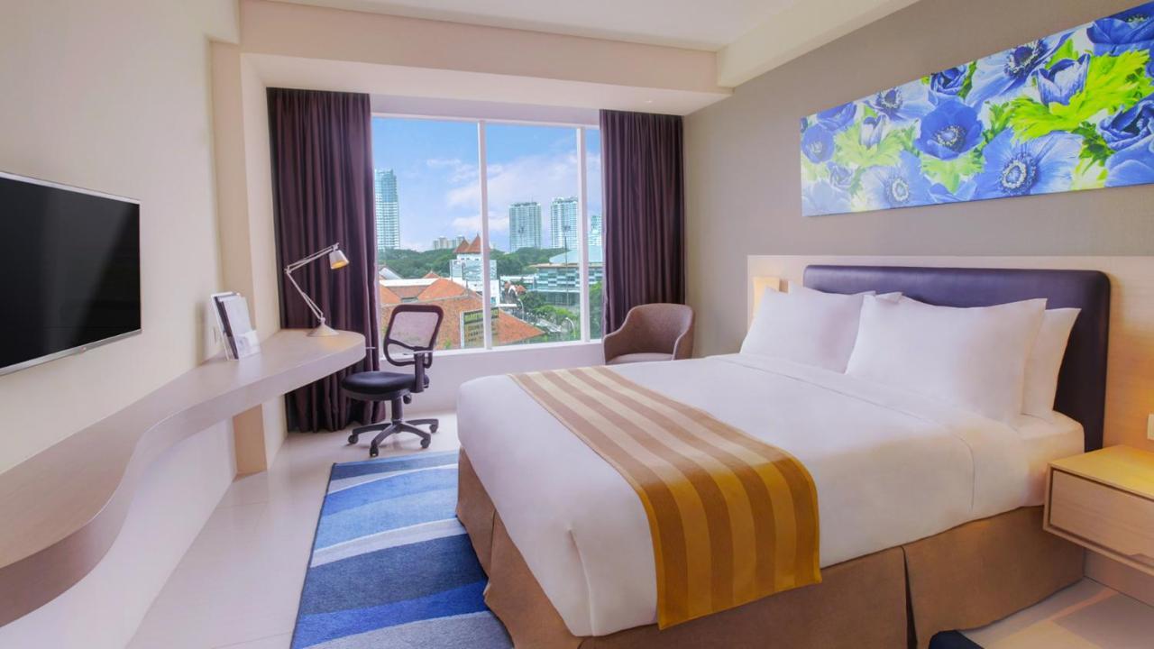 Holiday Inn Express Jakarta International Expo By Ihg Экстерьер фото