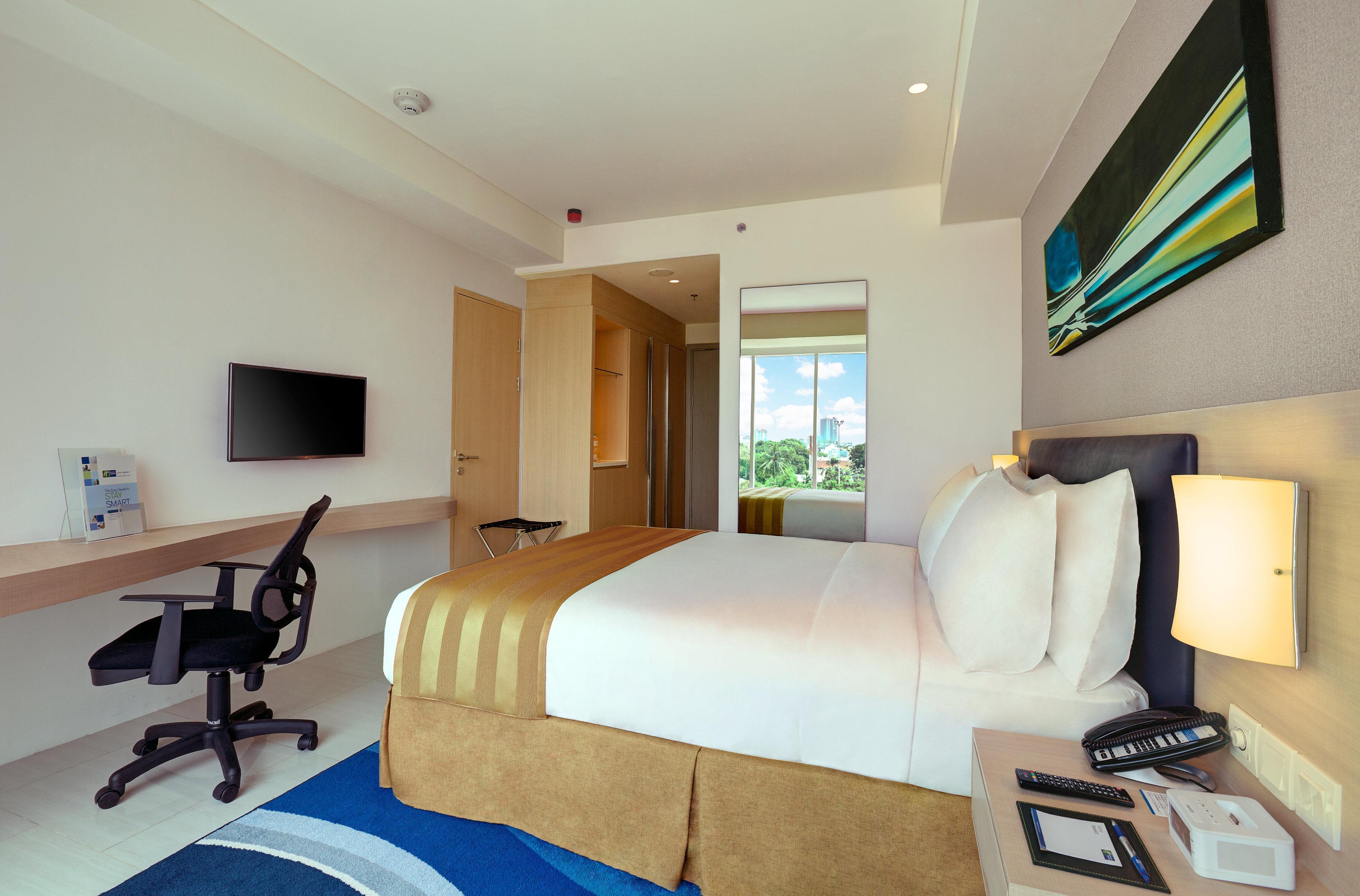 Holiday Inn Express Jakarta International Expo By Ihg Экстерьер фото
