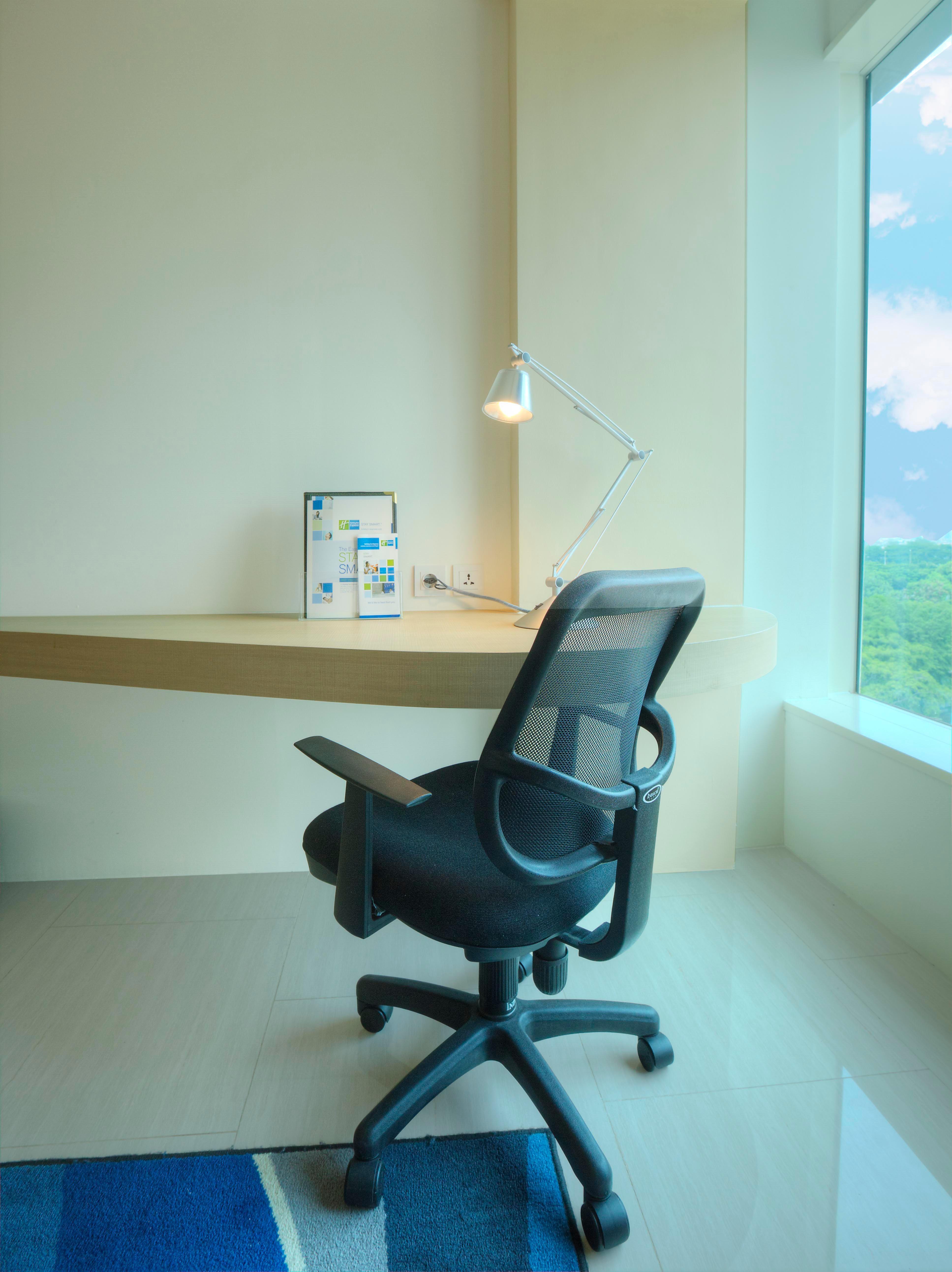 Holiday Inn Express Jakarta International Expo By Ihg Экстерьер фото