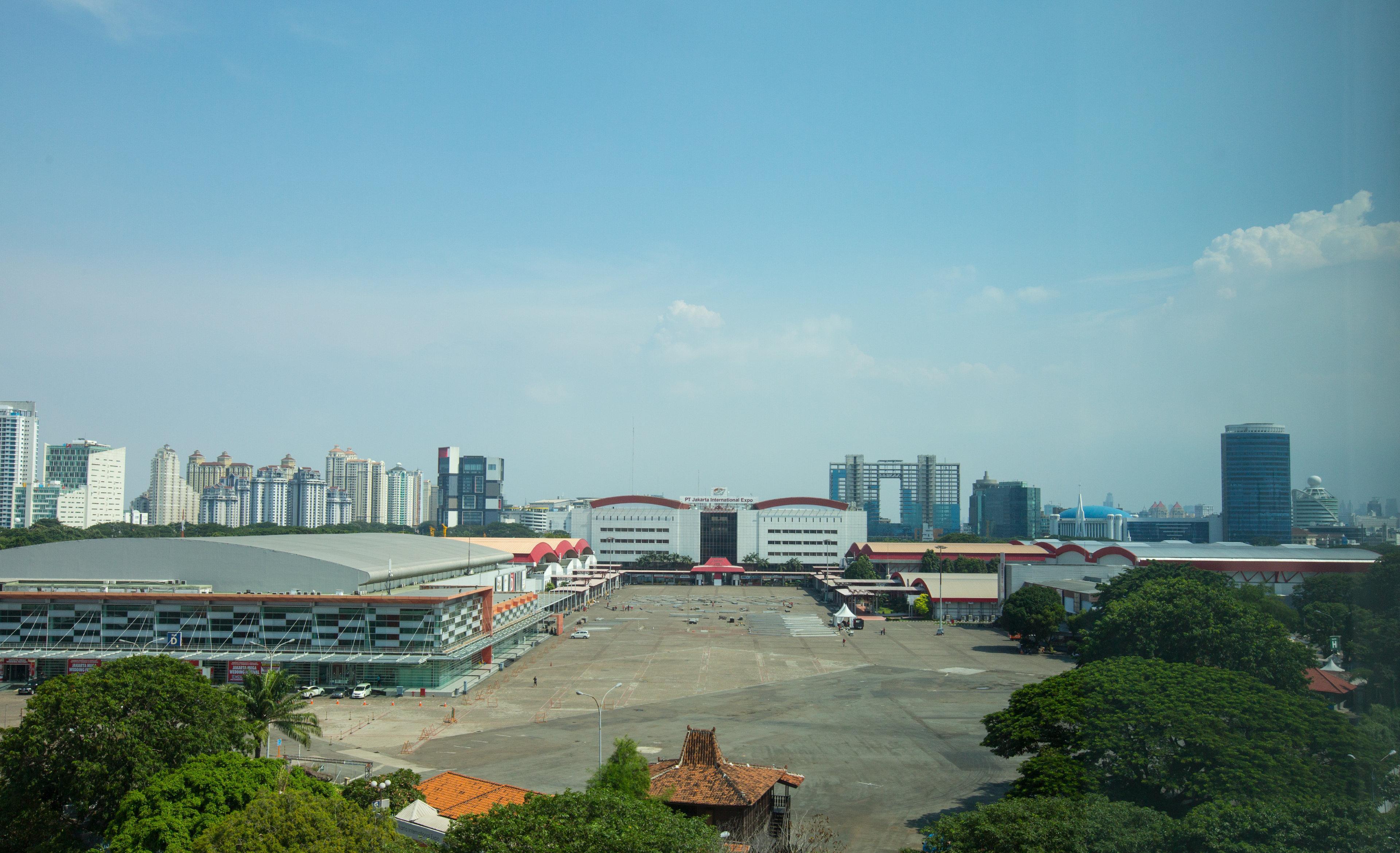 Holiday Inn Express Jakarta International Expo By Ihg Экстерьер фото