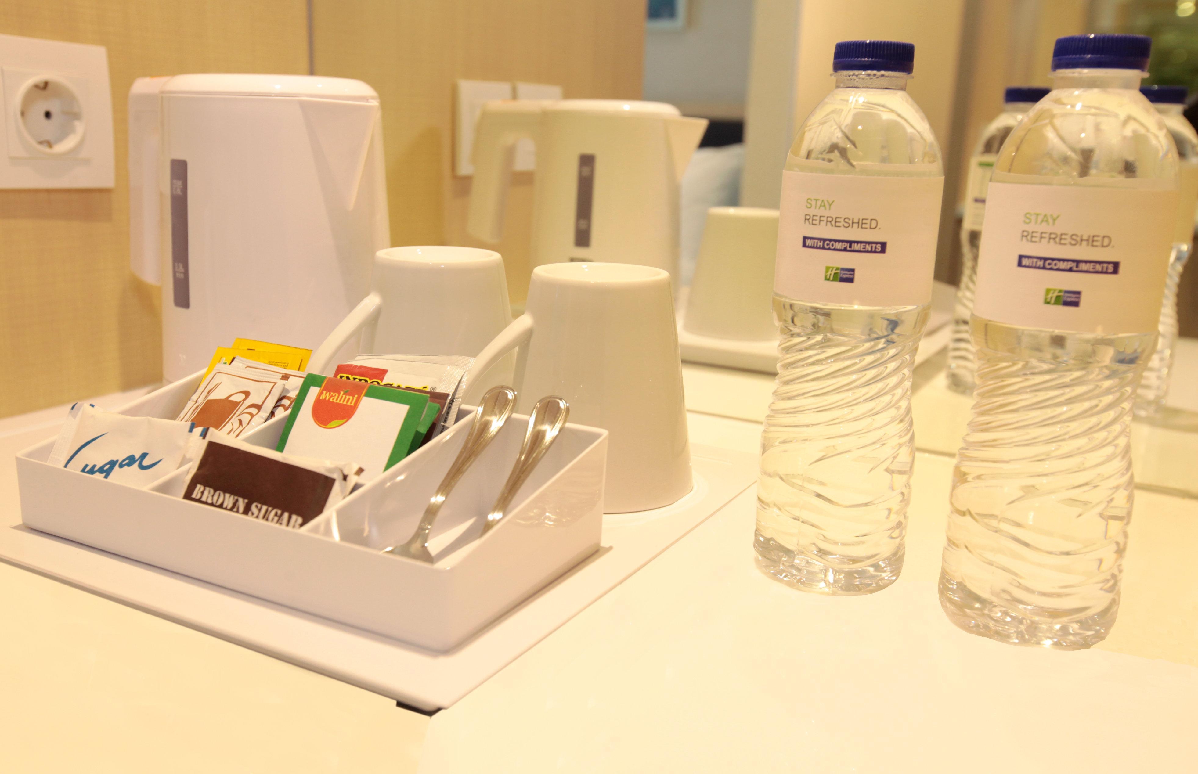 Holiday Inn Express Jakarta International Expo By Ihg Экстерьер фото